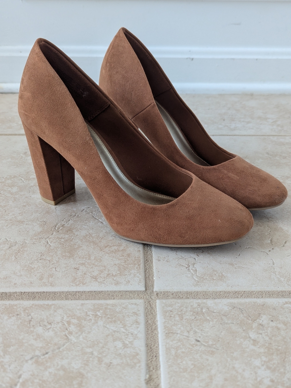 FIONI Clothing Suede Chunky Heel Pumps - Cognac Brown